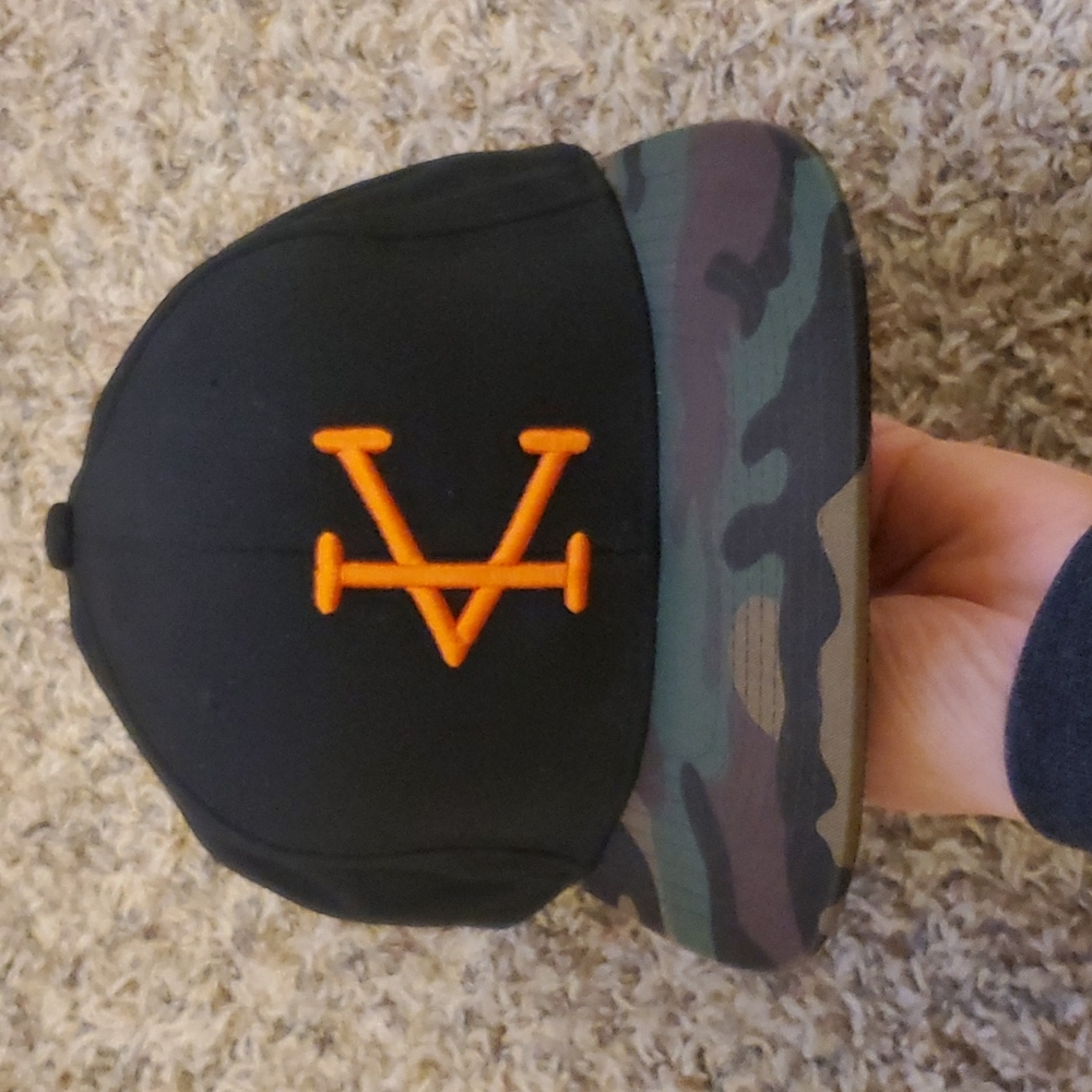 EUC Caffeine & Kilos Hat